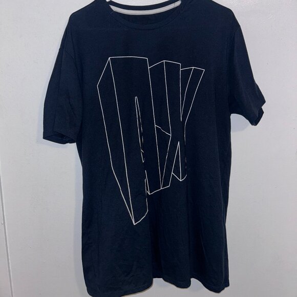 Casual T-Shirt - Picture 1 of 1